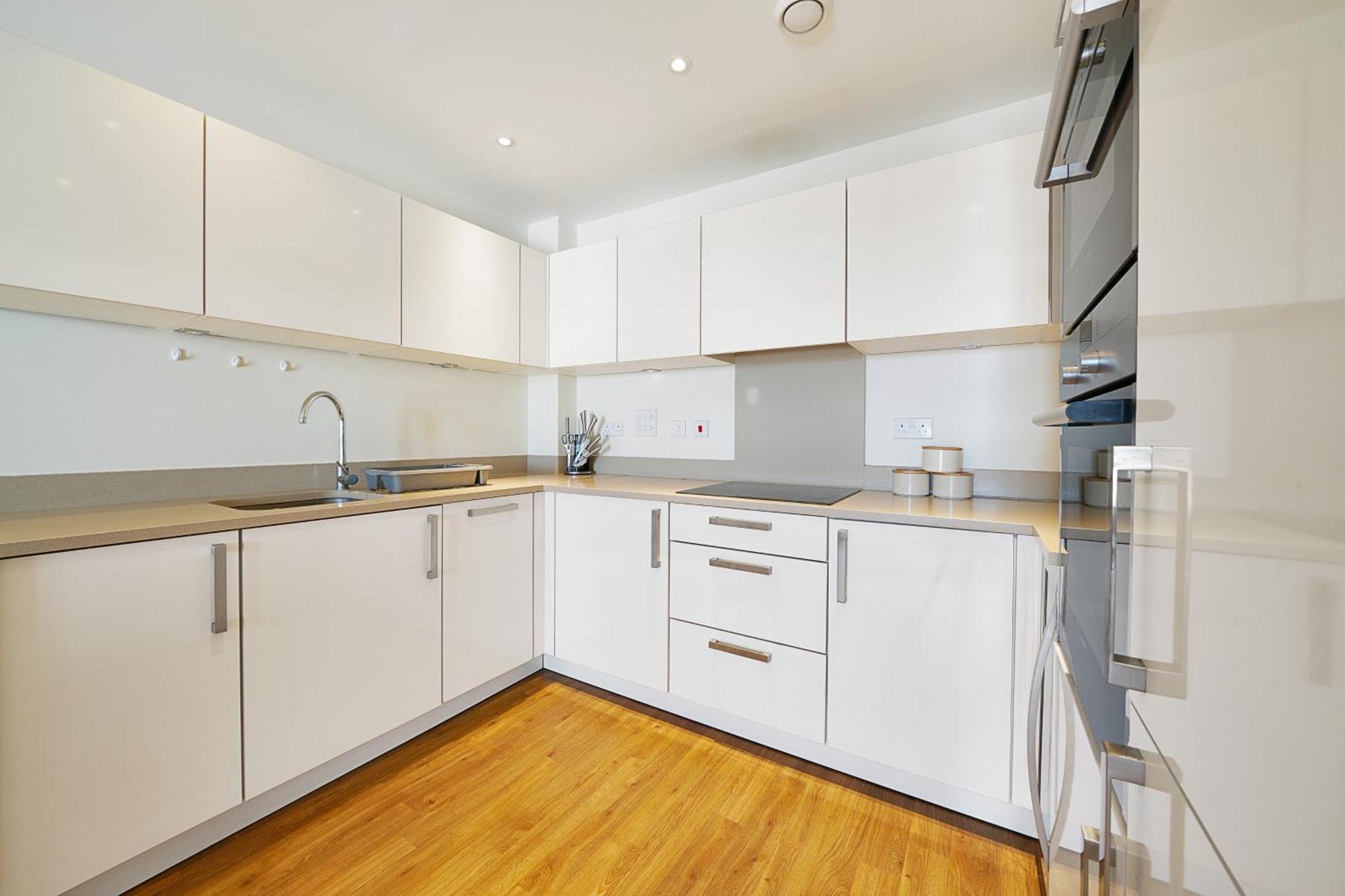 Apartment Modern 2-bedroom Flat Near Emirates Stadium - *