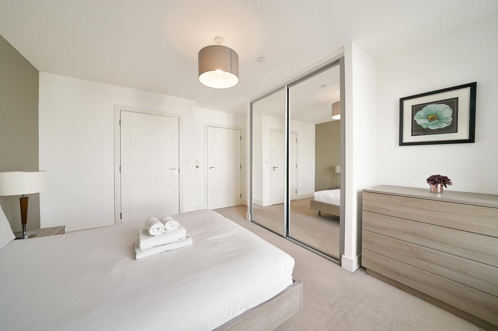 Apartment Modern 2-bedroom Flat Near Emirates Stadium - *